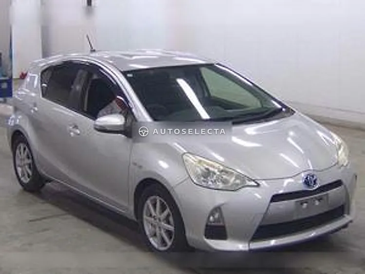 Toyota Aqua 2013, photo 1 of 1