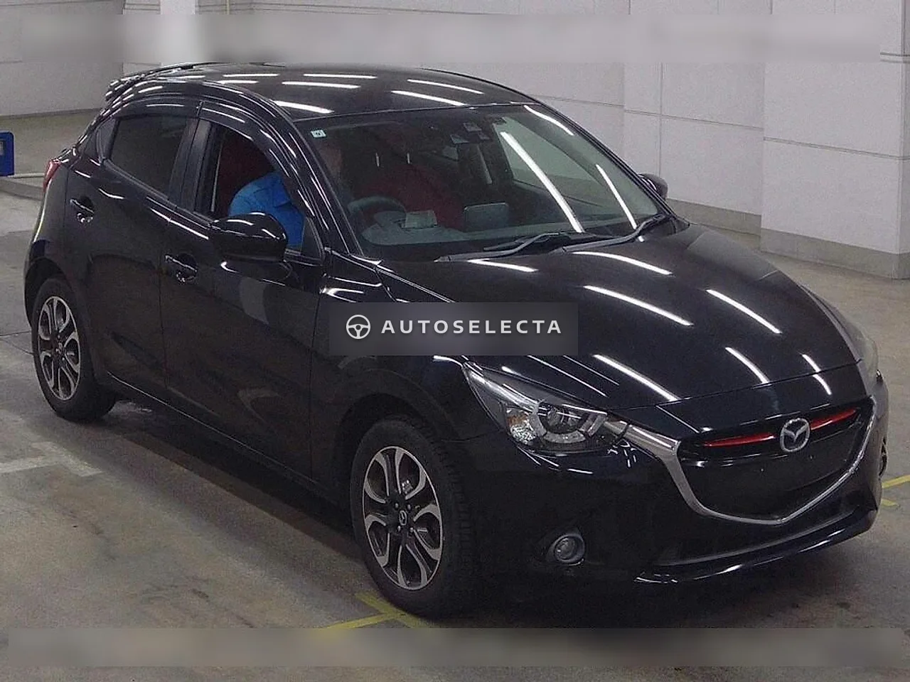 Mazda Demio 2015, photo 1 of 6