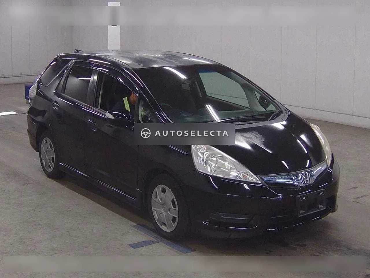Honda Fit Shuttle Hybrid 2011, photo 1 of 1