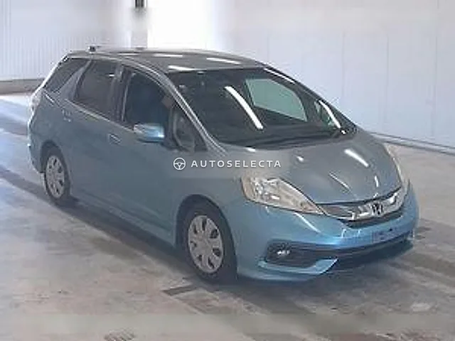 Honda Fit Shuttle 2013, auction grade 3.5
