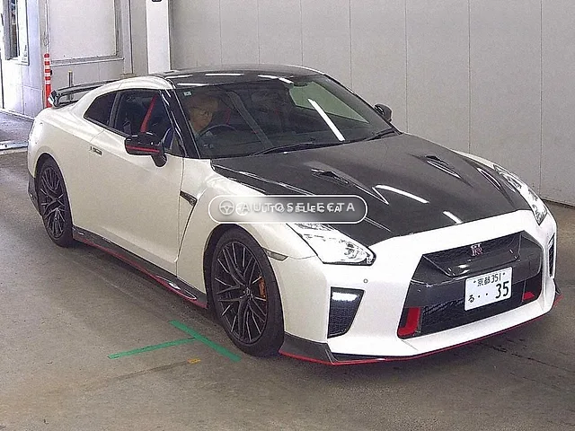 Nissan GT-R 2022, auction grade 5