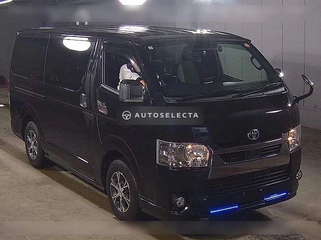 Toyota Hiace Van 2020, auction grade 4.5
