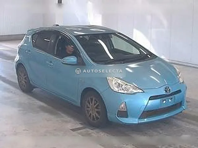 Toyota Aqua 2014, auction grade 3.5