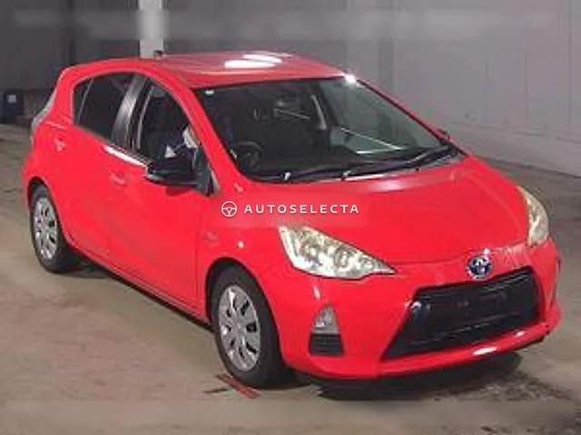 Toyota Aqua 2013, auction grade 3.5
