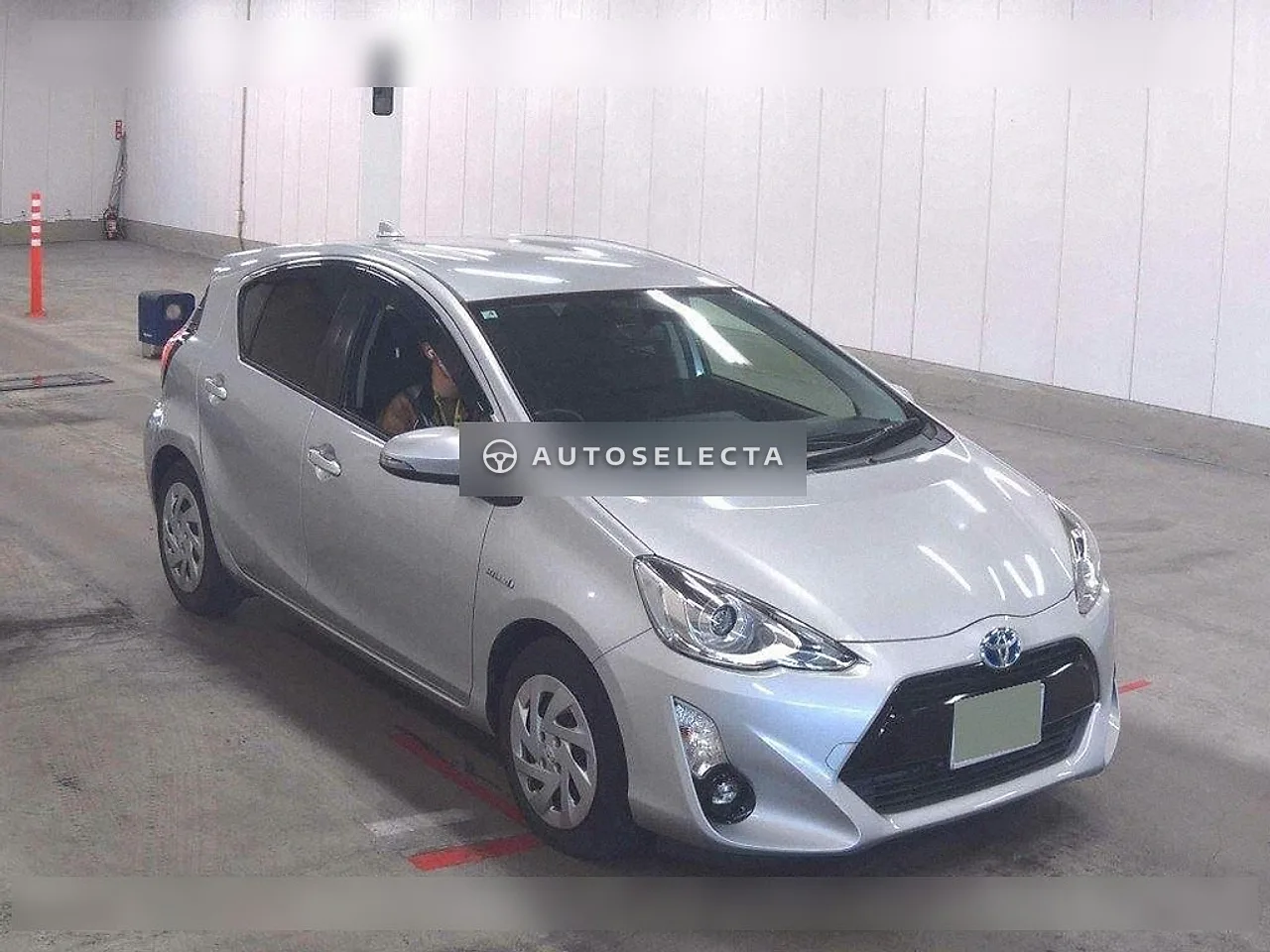 Toyota Aqua 2015, photo 1 of 1