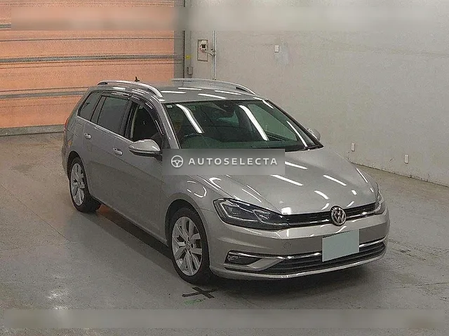 Volkswagen Golf Variant 2017, auction grade 4