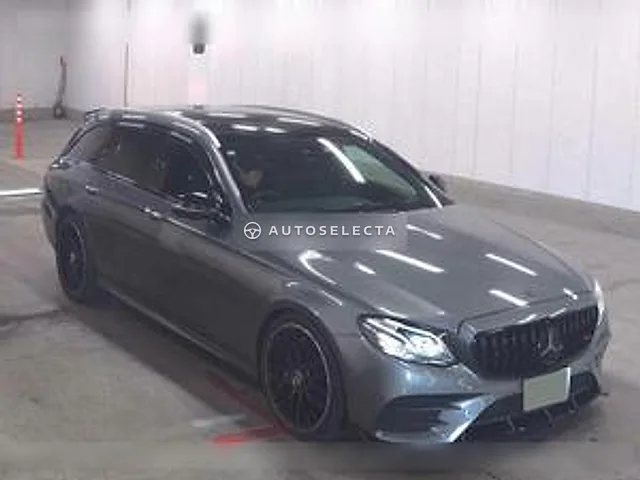 Mercedes-Benz E-Class Station Wagon 2020, auction grade 4.5
