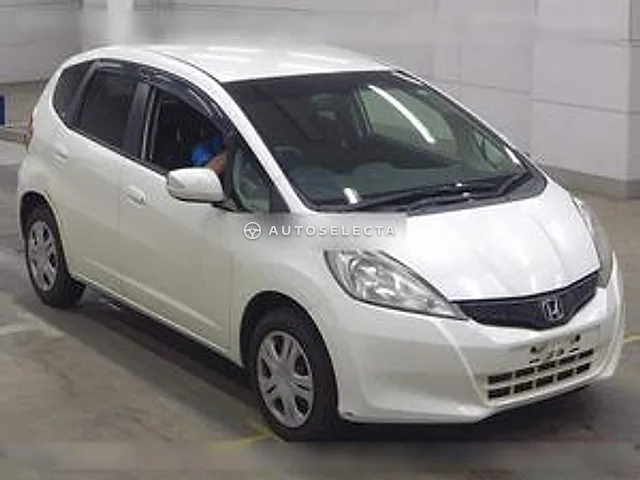 Honda Fit 2013, auction grade 3