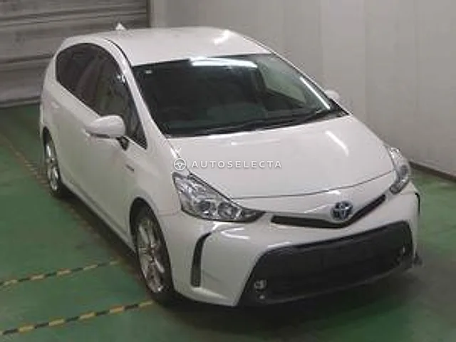 Toyota Prius Alpha 2015, auction grade 3