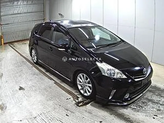 Toyota Prius Alpha 2011, auction grade 3.5