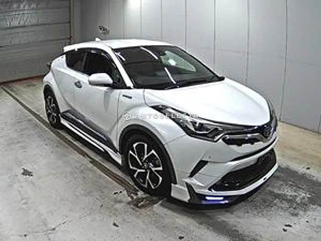 Toyota C-HR 2018, auction grade 4