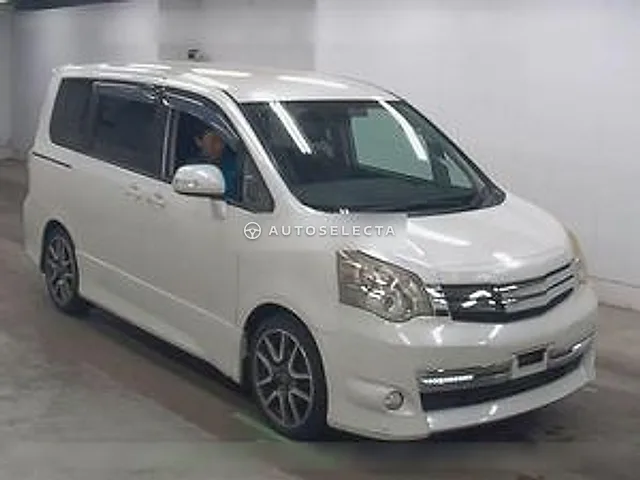 Toyota Noah 2011, auction grade 4