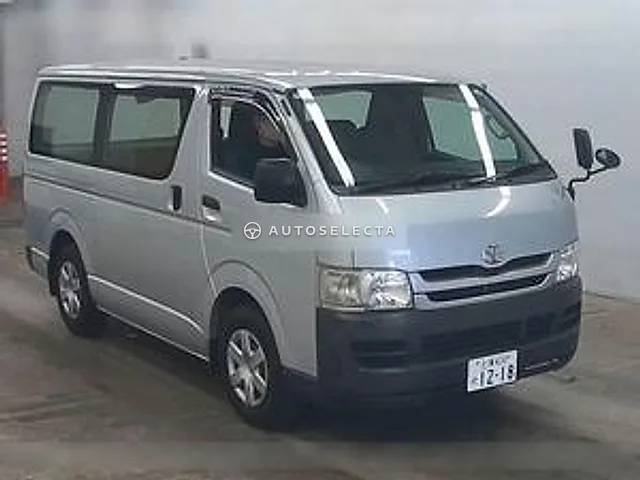 Toyota Hiace Van 2008, auction grade 3.5