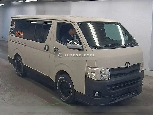 Toyota Hiace Van 2011, auction grade 3