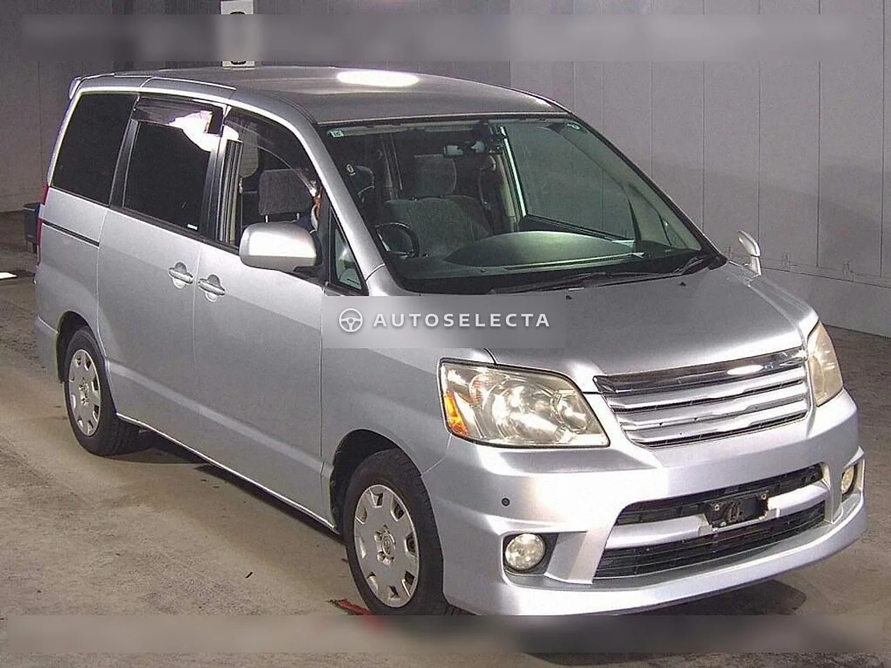 Toyota Noah 2005, photo 1 of 1