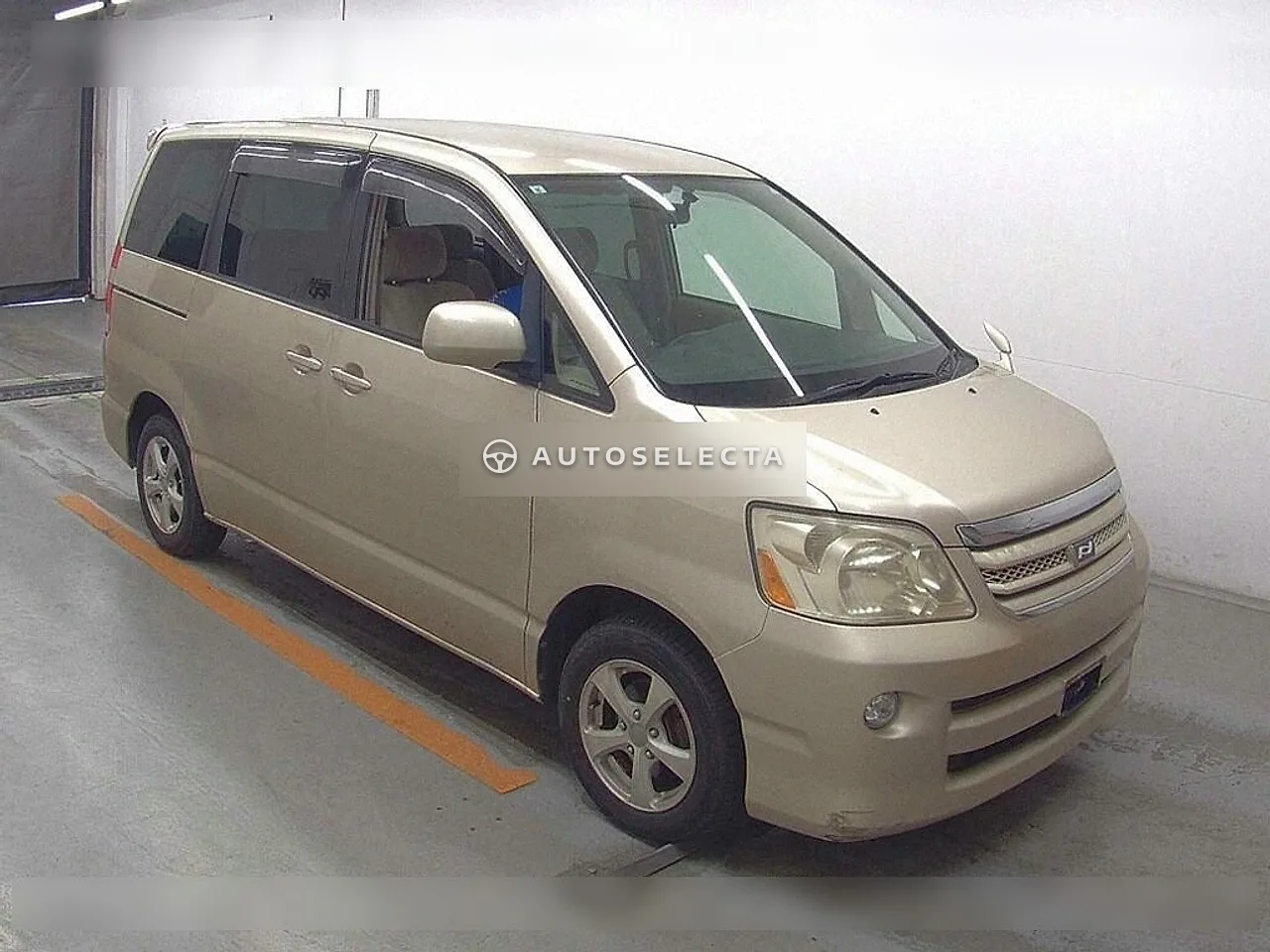 Toyota Noah 2005, photo 1 of 1