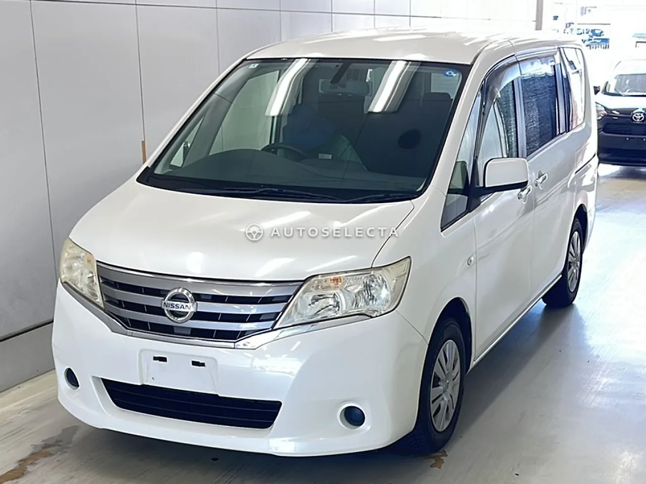 Nissan Serena 2012, photo 1 of 1