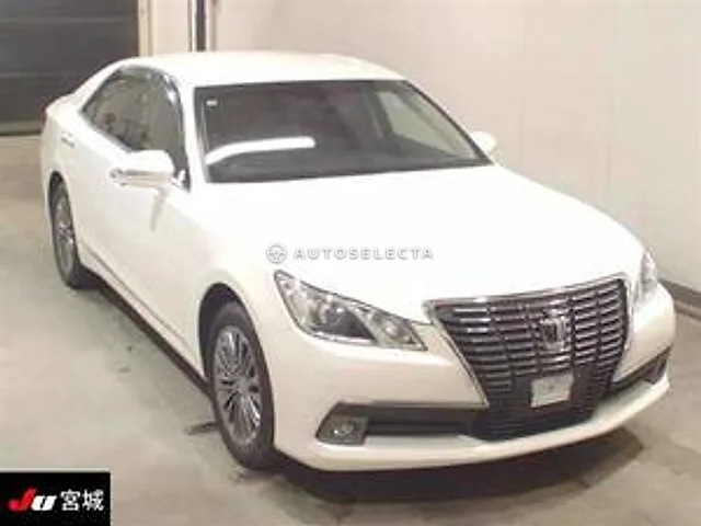 Toyota Crown 2015, auction grade RA