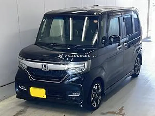 Honda N-BOX Custom 2017, auction grade 3.5