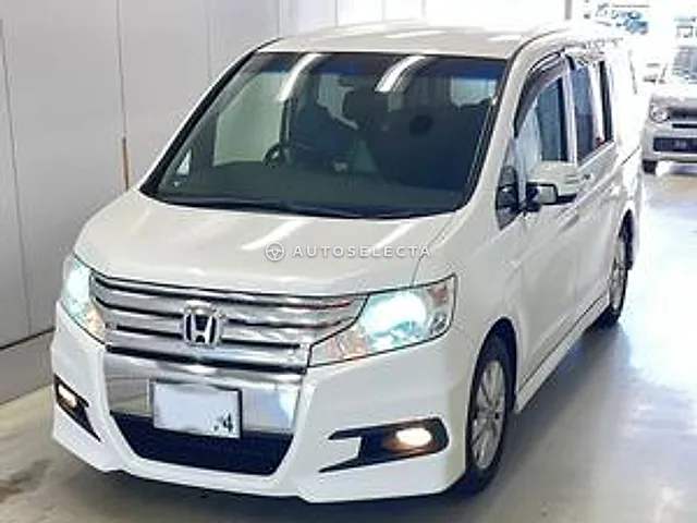 Honda Stepwgn Spada 2011, auction grade R