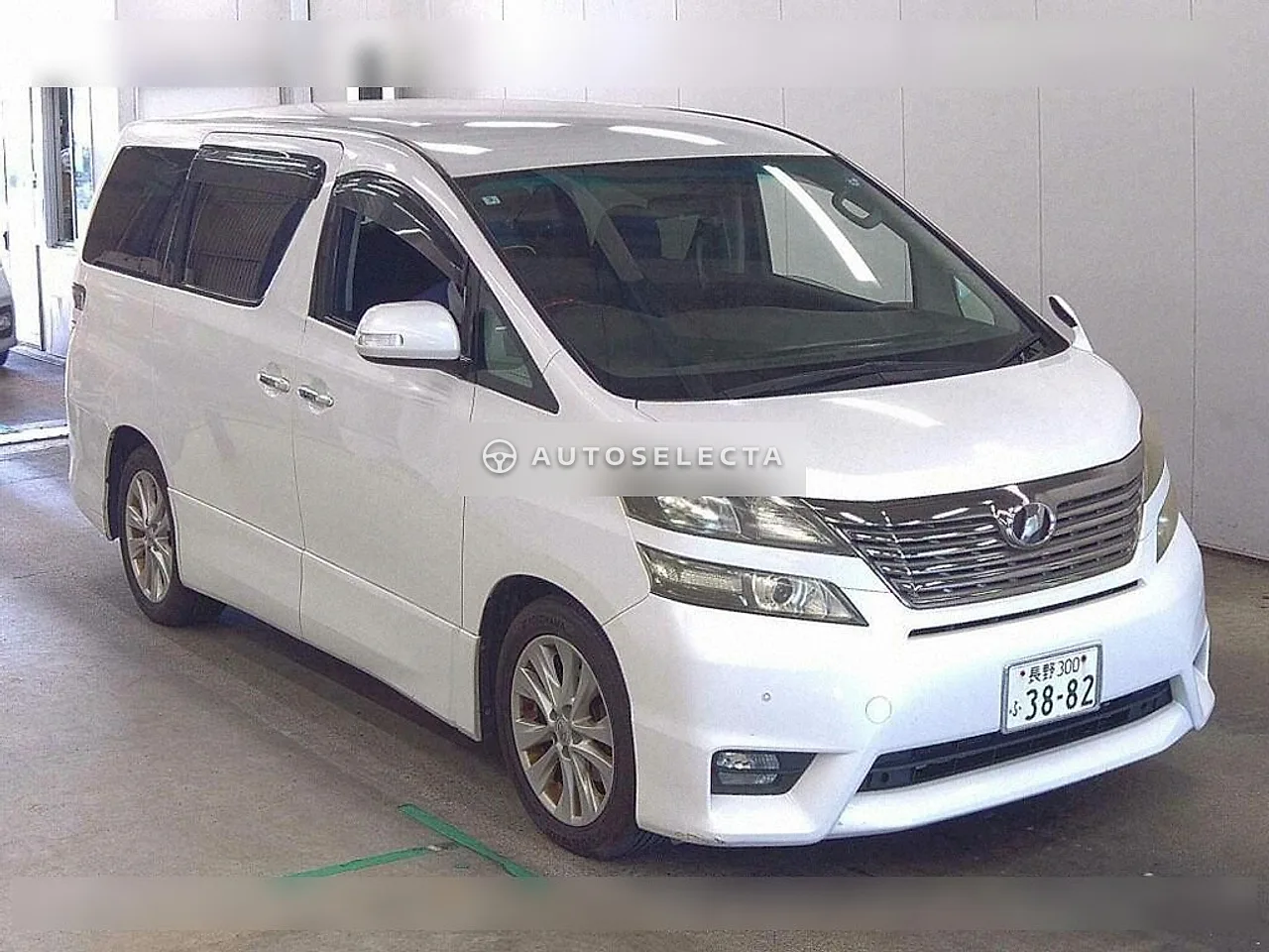 Toyota Vellfire 2010, photo 1 of 1