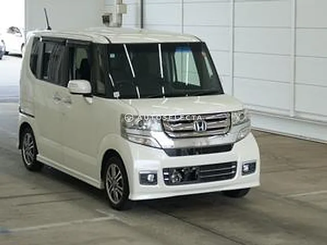 Honda N-BOX Custom 2016, auction grade 3.5