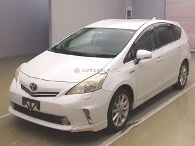 Toyota Prius Alpha 2011, auction grade 3.5