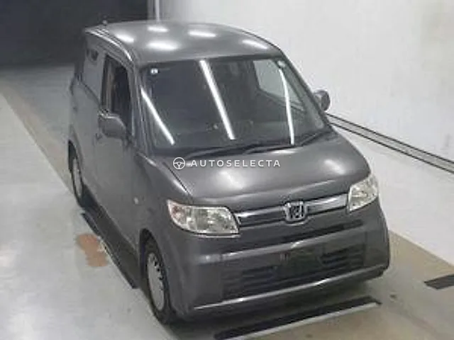 Honda Zest 2009, auction grade 3.5