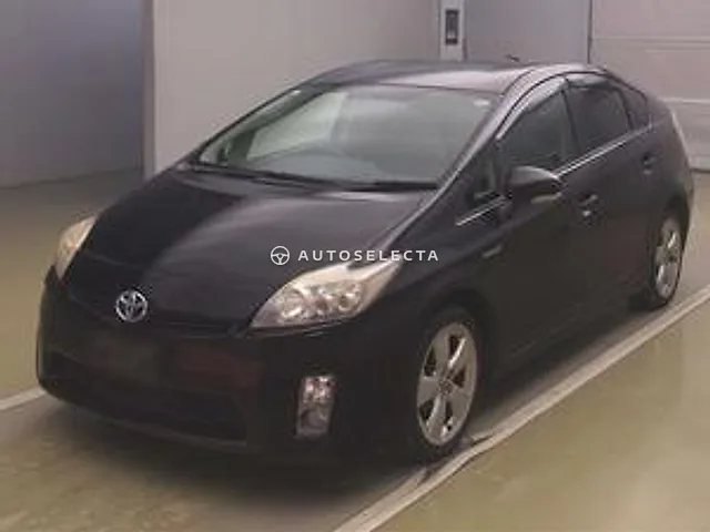 Toyota Prius 2011, auction grade R