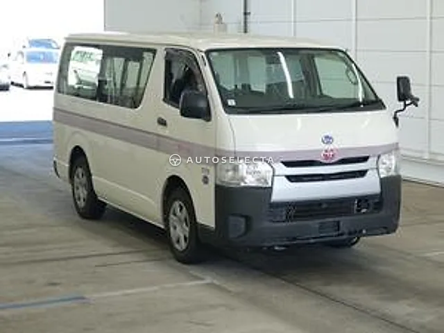 Toyota Hiace 2015, auction grade RA