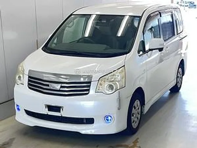 Toyota Noah 2010, auction grade R