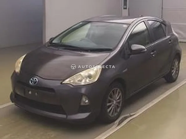Toyota Aqua 2012, auction grade 3