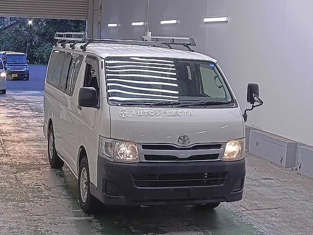 Toyota Hiace 2012, auction grade RA