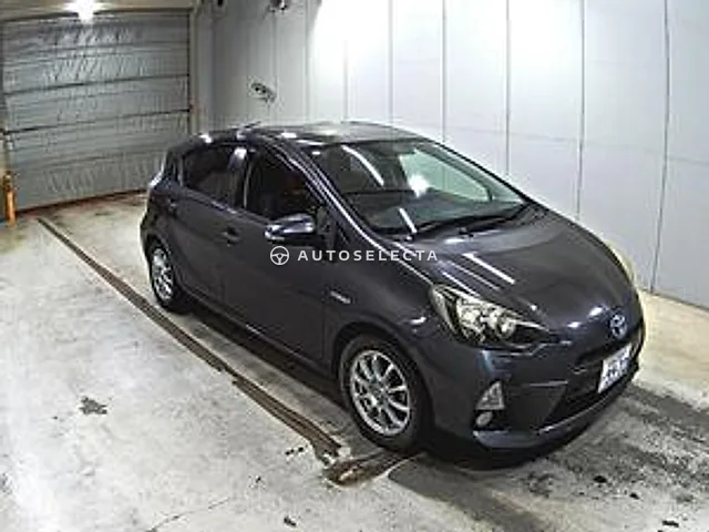 Toyota Aqua 2012, auction grade 3.5