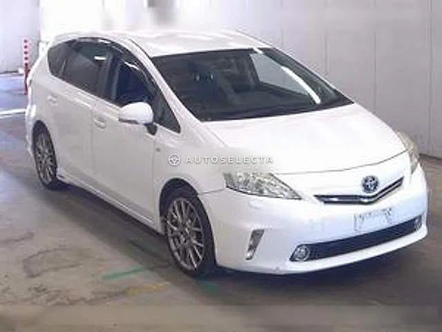 Toyota Prius Alpha 2014, auction grade 3.5