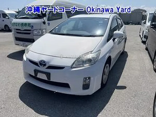 Toyota Prius 2012, auction grade RA