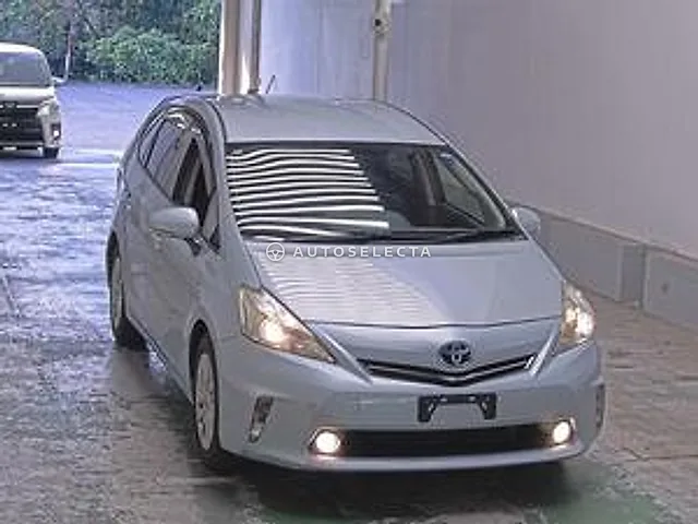 Toyota Prius Alpha 2012, auction grade 3