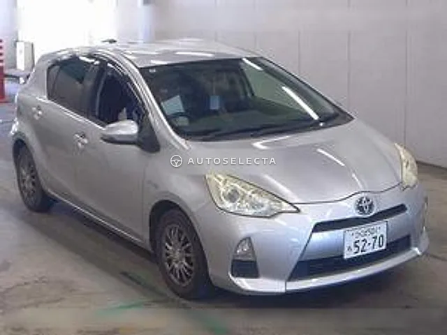 Toyota Aqua 2012, auction grade 3.5