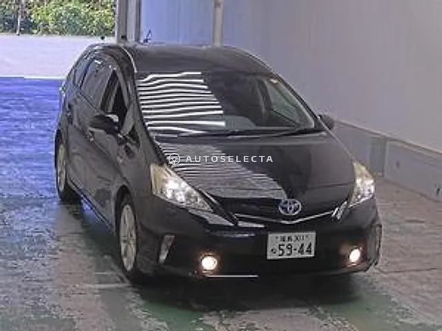 Toyota Prius Alpha 2012, auction grade 3.5