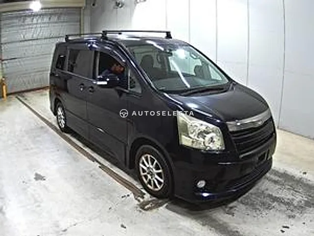 Toyota Noah 2007, auction grade R