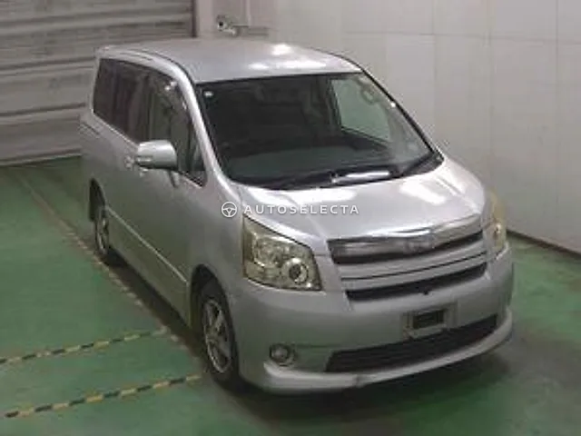 Toyota Noah 2007, auction grade R
