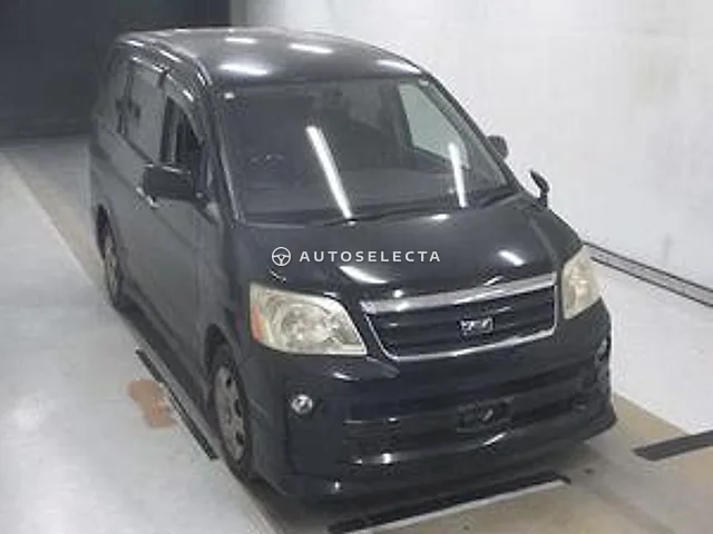 Toyota Noah 2005, auction grade R