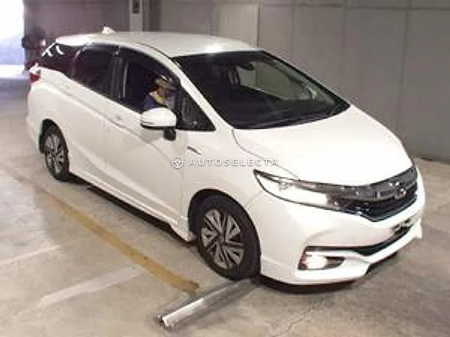 Honda Shuttle 2016, auction grade 3.5