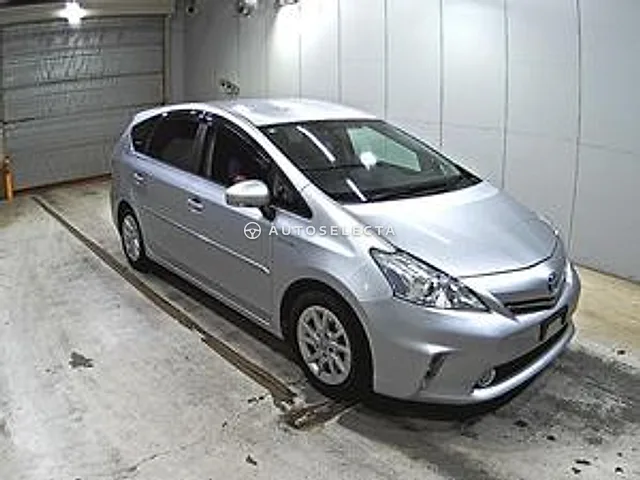 Toyota Prius Alpha 2012, auction grade 3.5