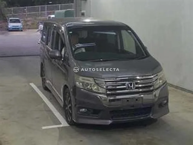 Honda Stepwgn Spada 2014, auction grade 3.5