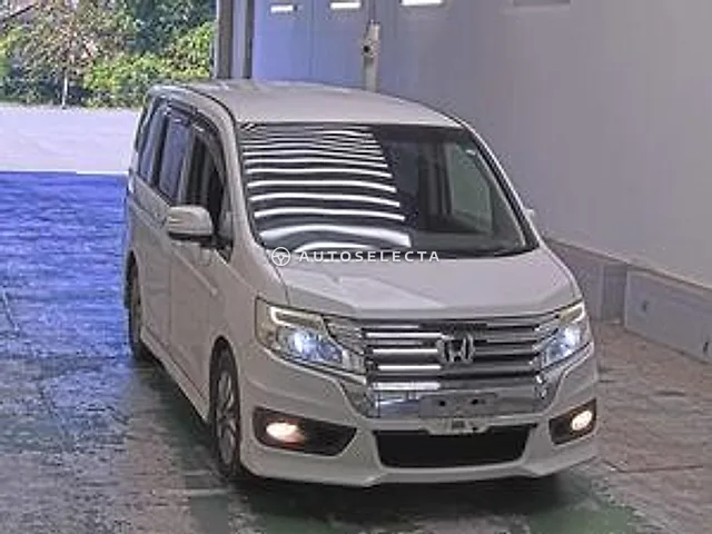 Honda Stepwgn Spada 2013, auction grade RA