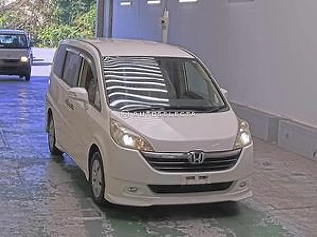 Honda Stepwgn 2005, auction grade RA