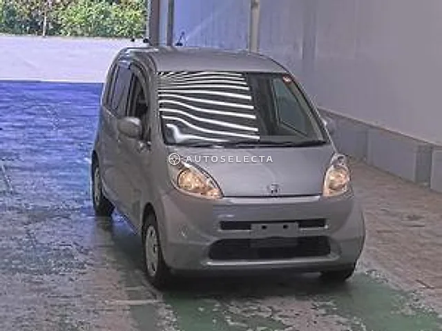 Honda Life 2004, auction grade R