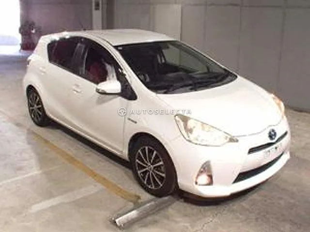 Toyota Aqua 2013, auction grade 4