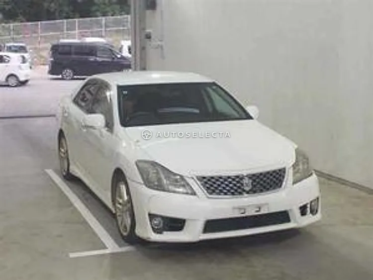 Toyota Crown 2011, photo 1 of 1